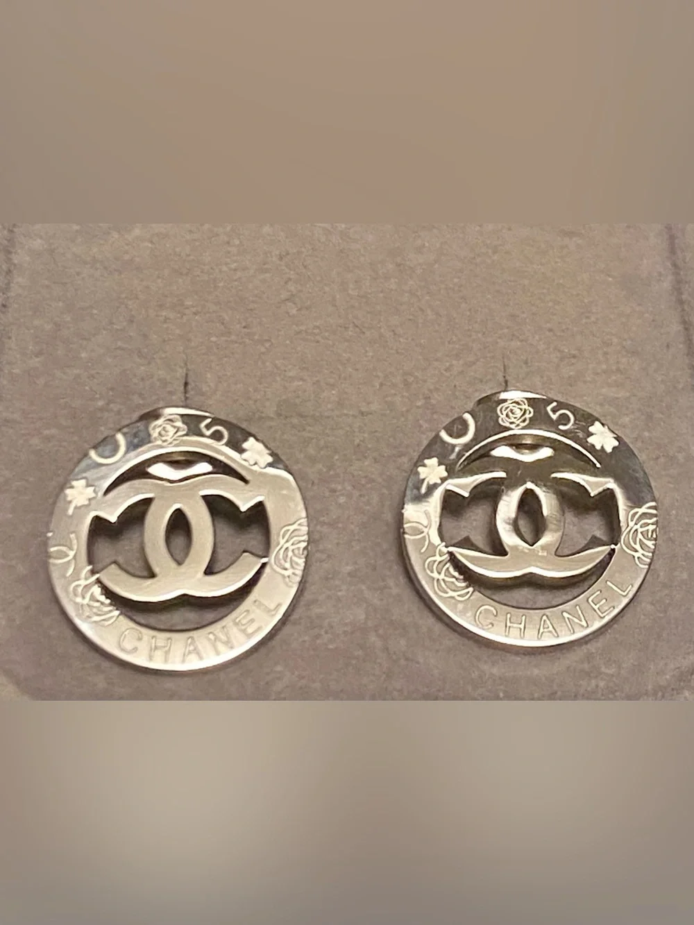 Fashion Jewelry no scratches